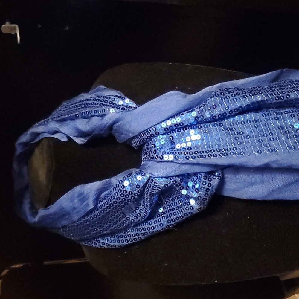 NWOT Massimo Royal blue Sequin and fabric scarf